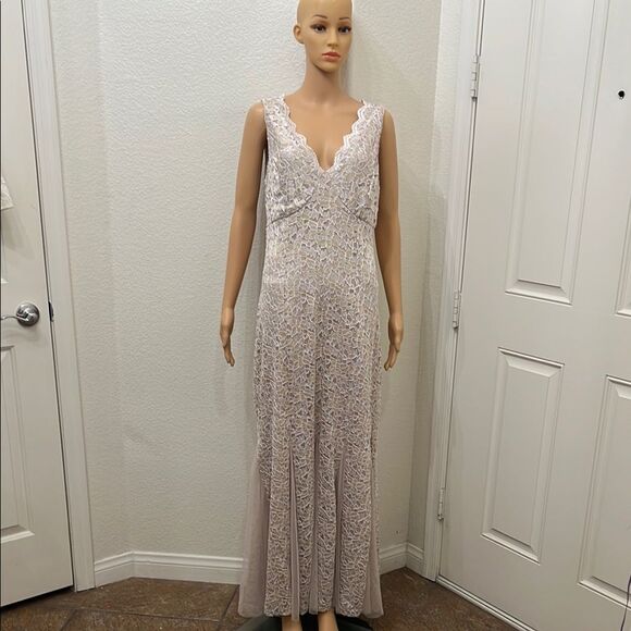 Candlelite Cream Sequin Maxi Gown Medium V-Neck Sleeveless Floral Lace Tie Back - Picture 1 of 12